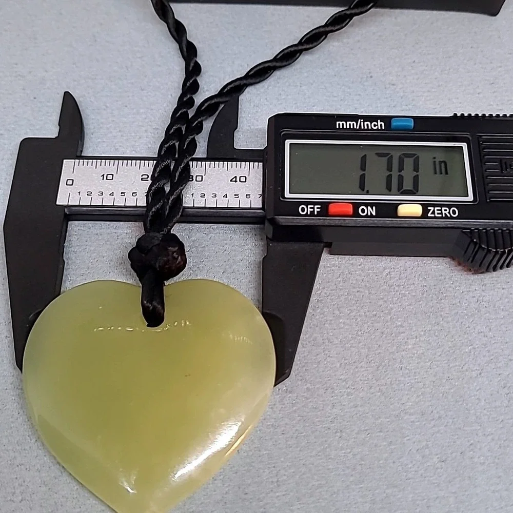Vintage Heart Pendant Necklace Yellow Stone Carved Polished‎ Cord